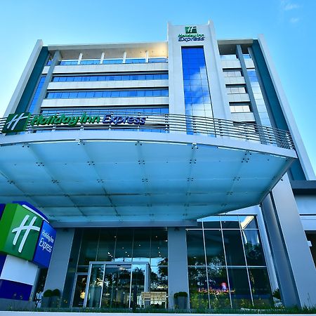 Holiday Inn Express Asuncion Aviadores , An Ihg Hotel Экстерьер фото