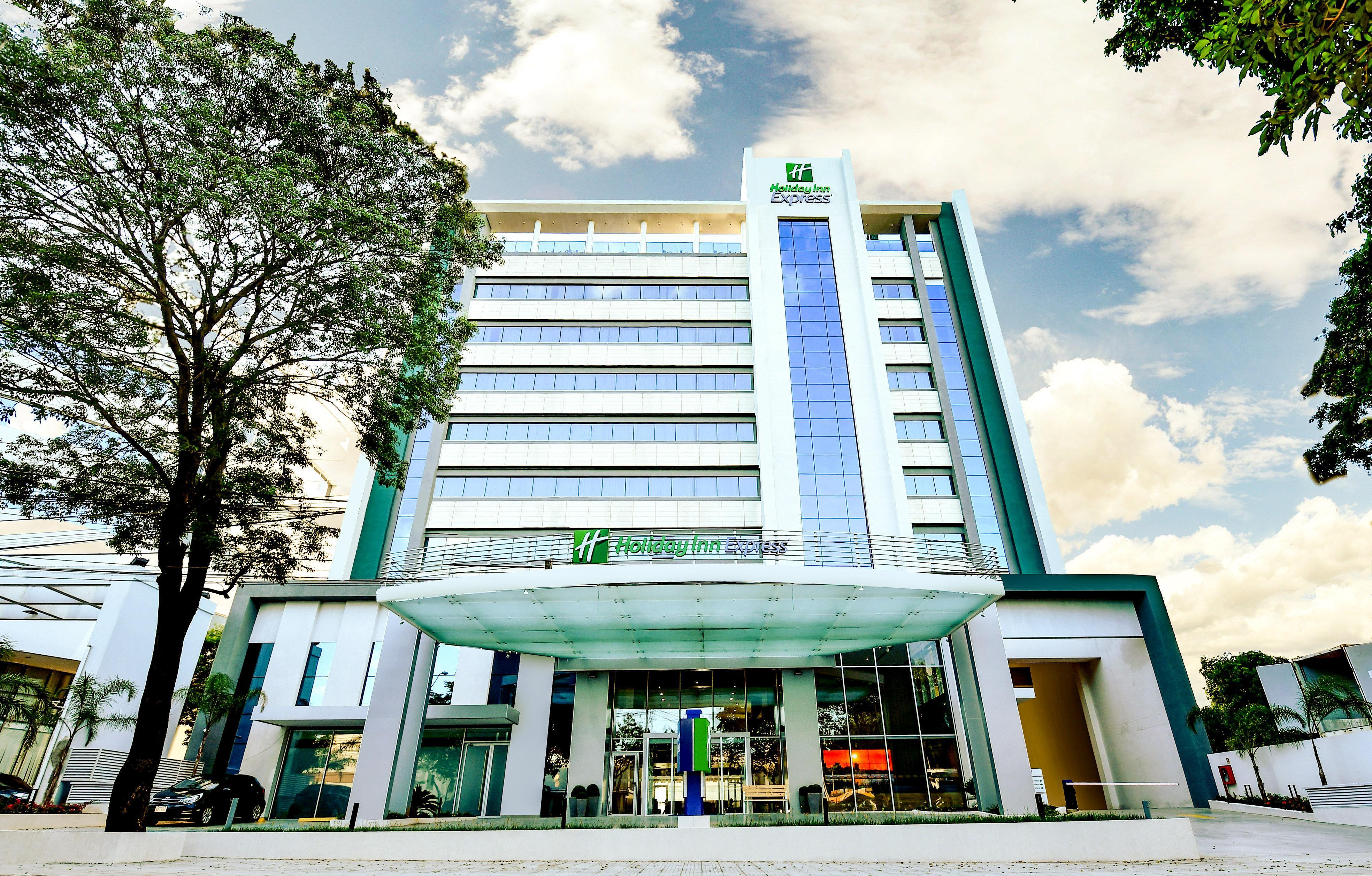 Holiday Inn Express Asuncion Aviadores , An Ihg Hotel Экстерьер фото