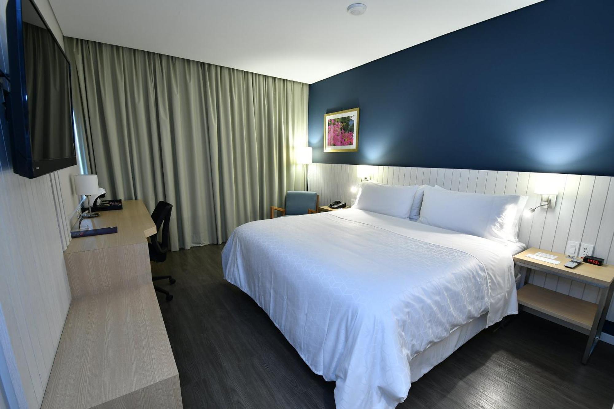 Holiday Inn Express Asuncion Aviadores , An Ihg Hotel Экстерьер фото