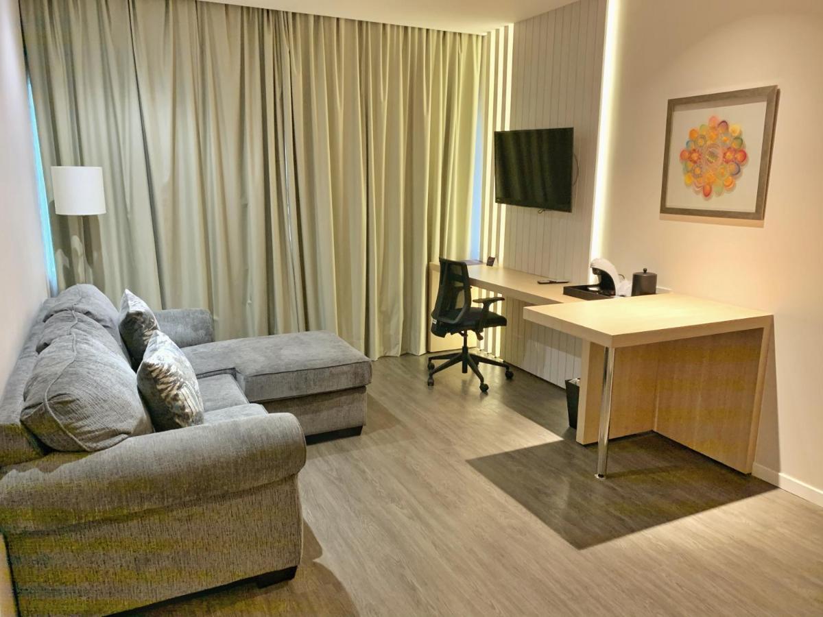 Holiday Inn Express Asuncion Aviadores , An Ihg Hotel Экстерьер фото